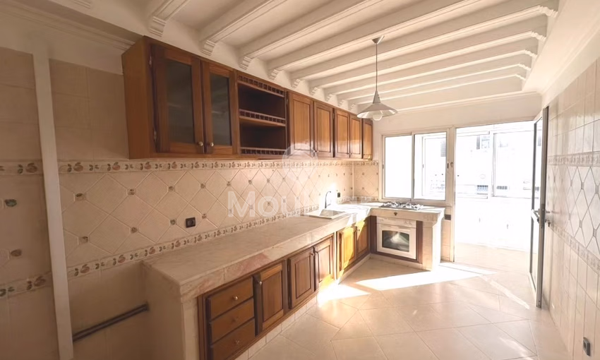 Appartement à louer, 3 chambres, 142 m²