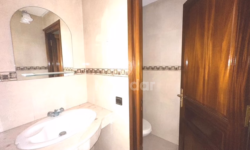 Appartement à louer, 3 chambres, 142 m²