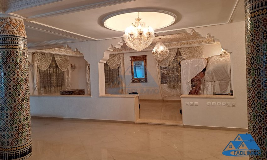 Villa à vendre avec terrasse et trois étages - view 3