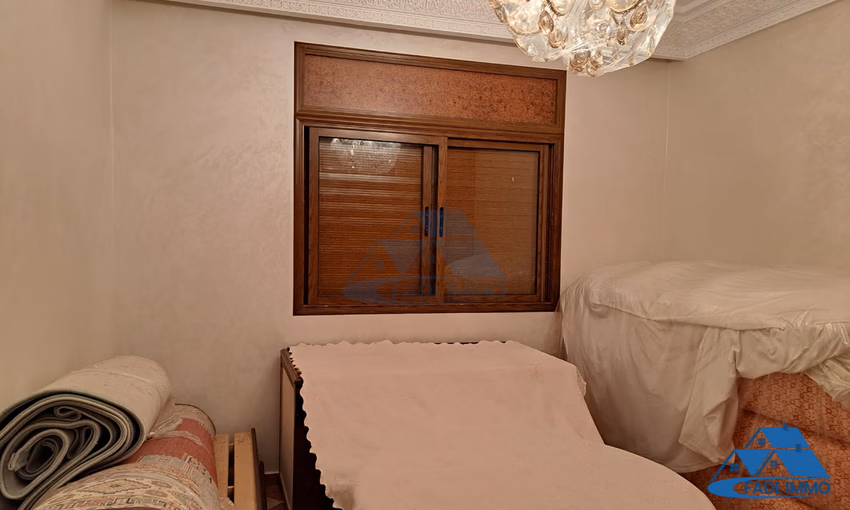 Villa à vendre avec terrasse et trois étages Villa à vendre avec terrasse et trois étages