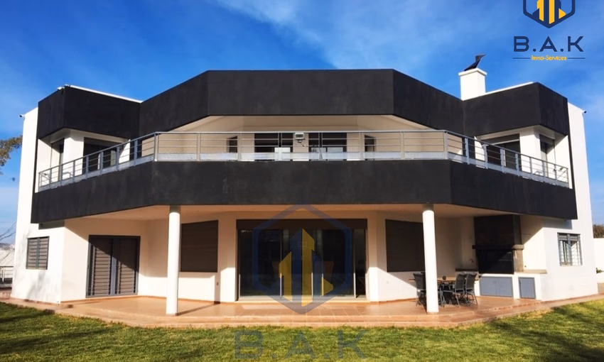 فيلا للبيع مع تراس فيلا للبيع مع تراس