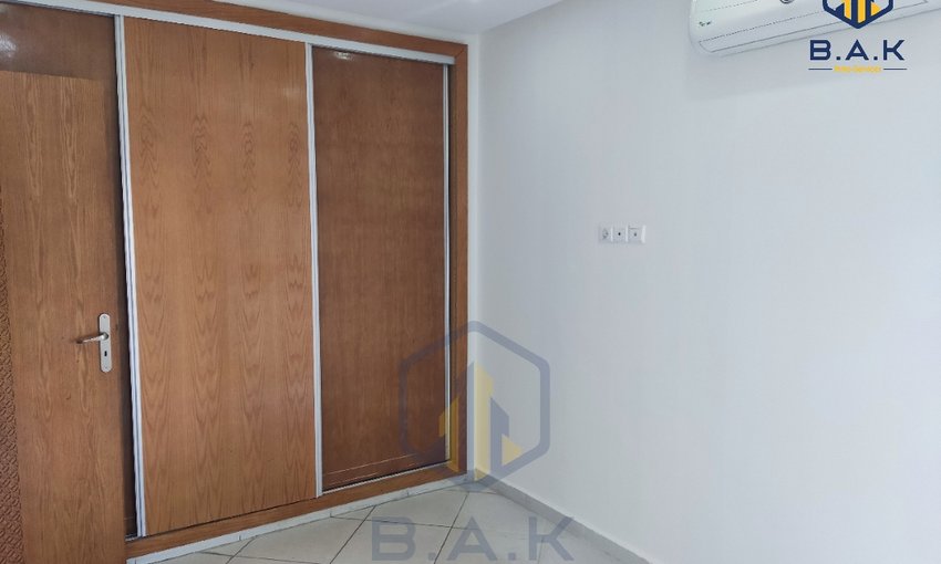 Apartamento en alquiler con terraza - view 3