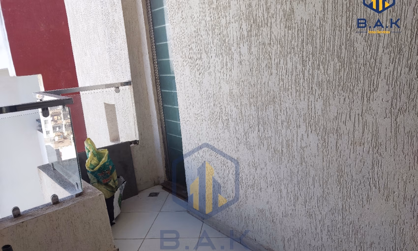 شقة للإيجار مع تراس في الطابق الرابع