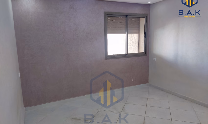 شقة للإيجار مع تراس في الطابق الرابع