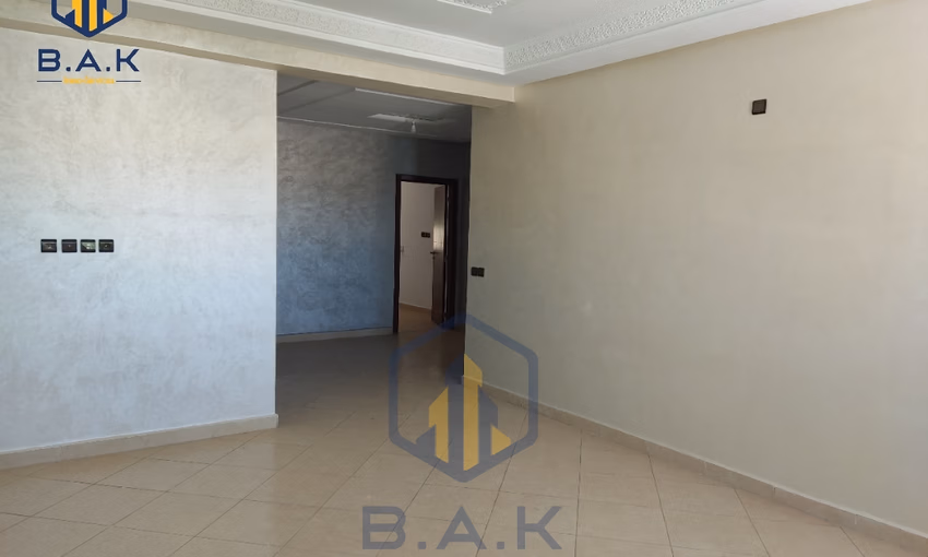 Apartamento en venta con balcón - view 2