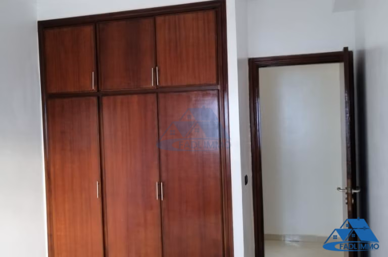 Appartement à vendre avec balcon au premier étage