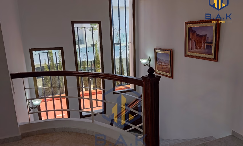 Villa à vendre avec terrasse et deux étages - view 15