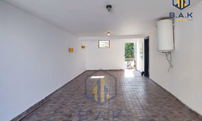 Villa à vendre avec terrasse et deux étages - view 30