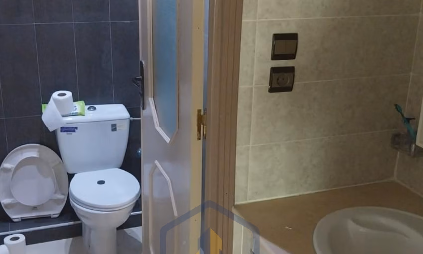 شقة للبيع مع تراس في الطابق الرابع