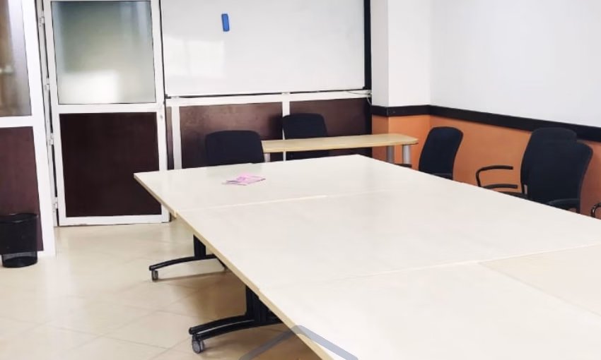 Bureau à louer avec terrasse au premier étage