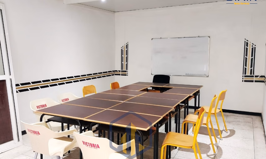 Bureau à louer avec terrasse au premier étage