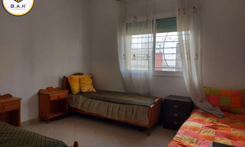 شقة للإيجار مع تراس في الطابق الثالث