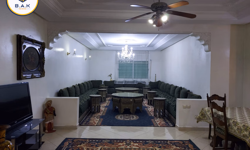 شقة للإيجار مع تراس في الطابق الثالث