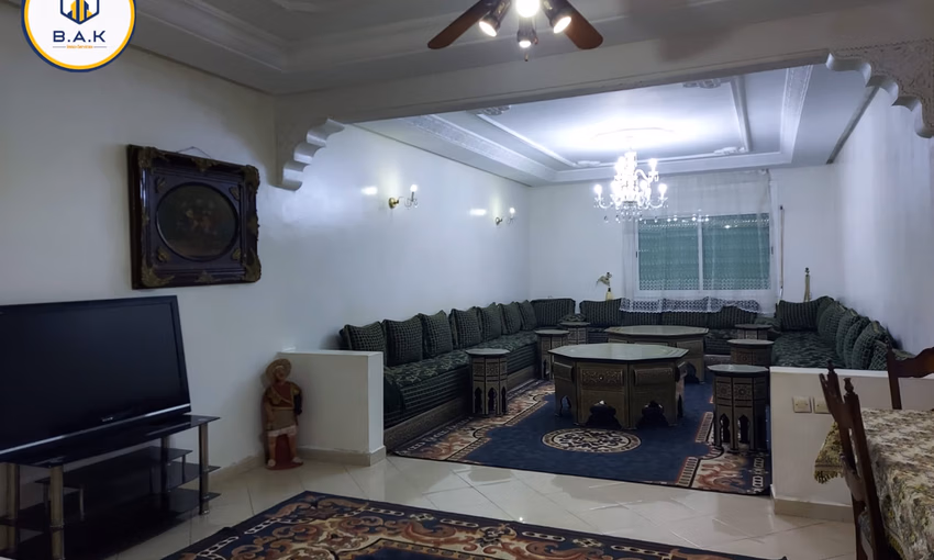 شقة للإيجار مع تراس في الطابق الثالث