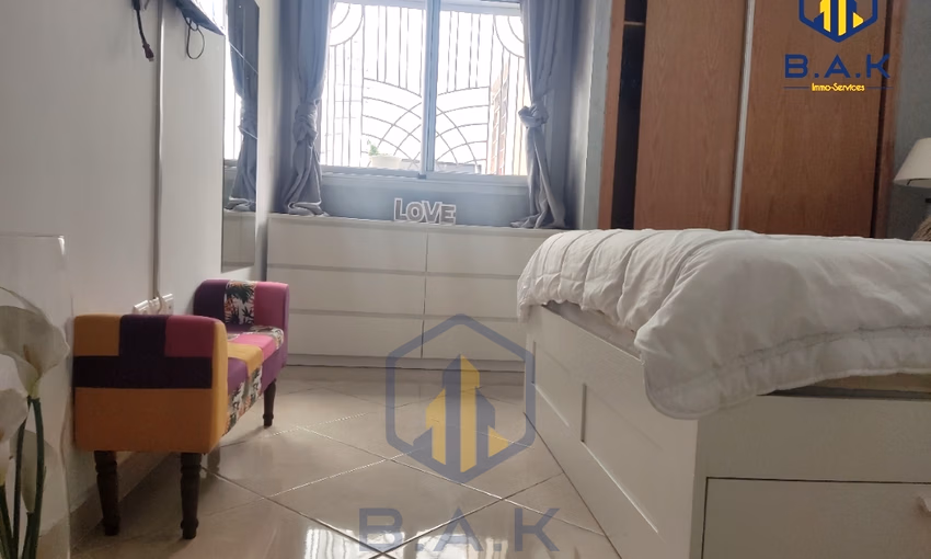 شقة للإيجار مع موقف سيارات في الطابق الرابع شقة للإيجار مع موقف سيارات في الطابق الرابع