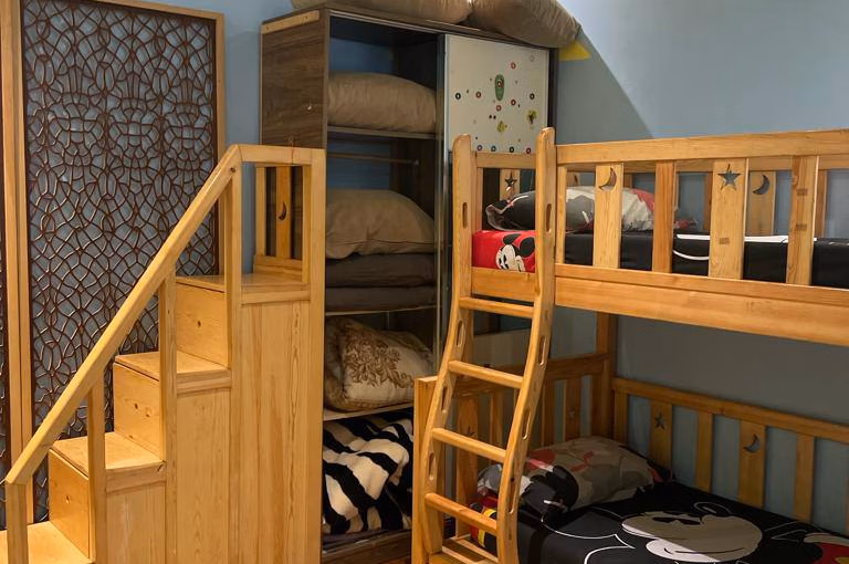 شقة للبيع مع تراس في الطابق الثالث شقة للبيع مع تراس في الطابق الثالث