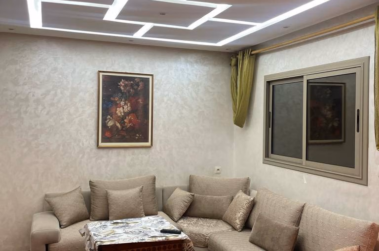 شقة للبيع مع تراس في الطابق الثالث