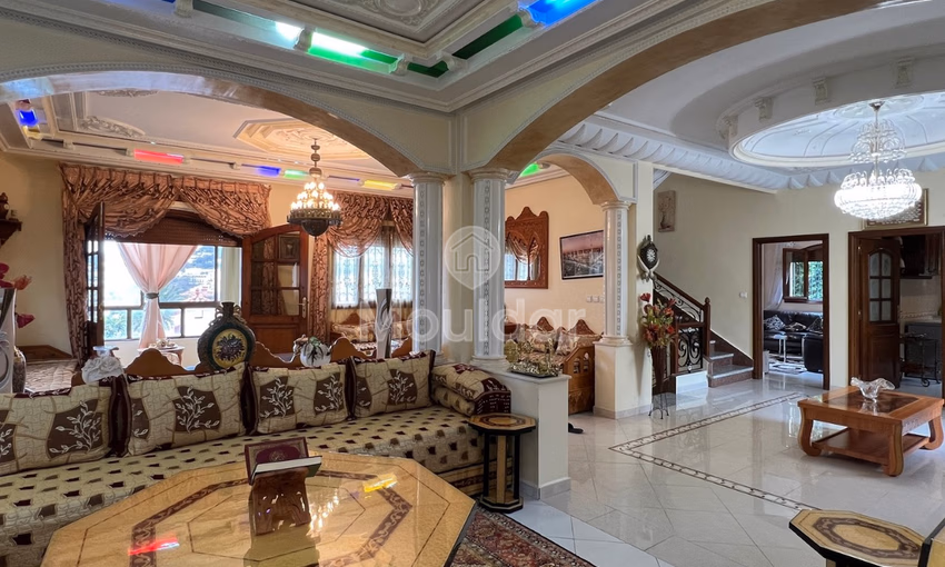 Villa for buy with terrace