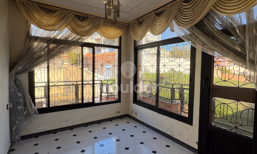 فيلا للشراء مع تراس