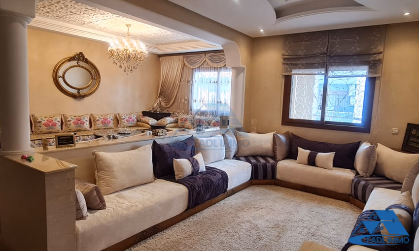 Appartement à vendre avec balcon au premier étage