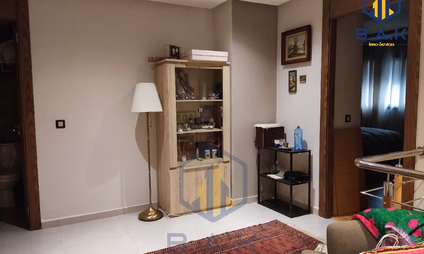 شقة للبيع مع تراس في الطابق الأول شقة للبيع مع تراس في الطابق الأول