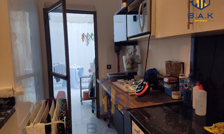 شقة للبيع مع تراس في الطابق الأول شقة للبيع مع تراس في الطابق الأول