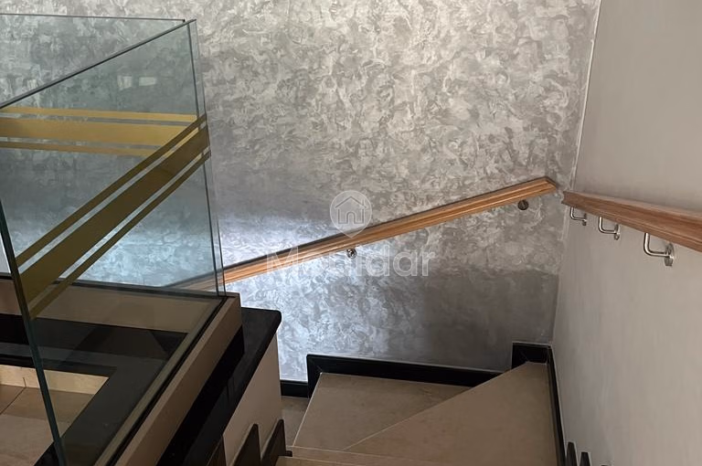 Commercial property for buy with terrace