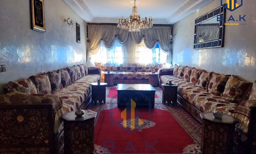 شقة للبيع مع تراس في الطابق الثالث