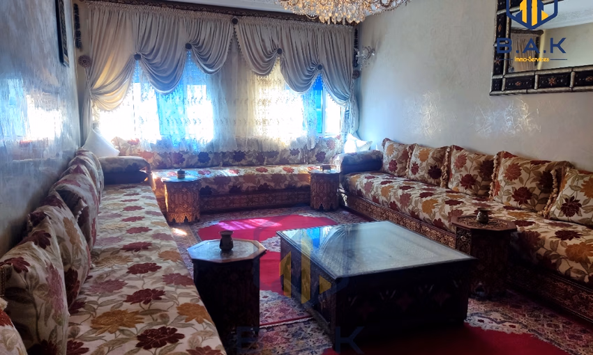 شقة للبيع مع تراس في الطابق الثالث