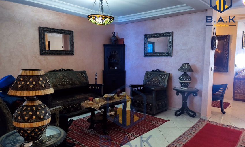 شقة للبيع مع تراس في الطابق الثالث