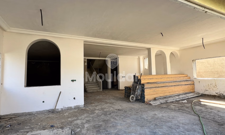 فيلا للشراء مع مسبح