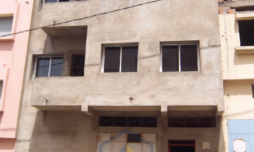 منزل للبيع مع تراس و طابقين