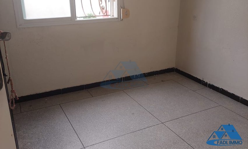 Appartement à vendre avec jardin au premier étage