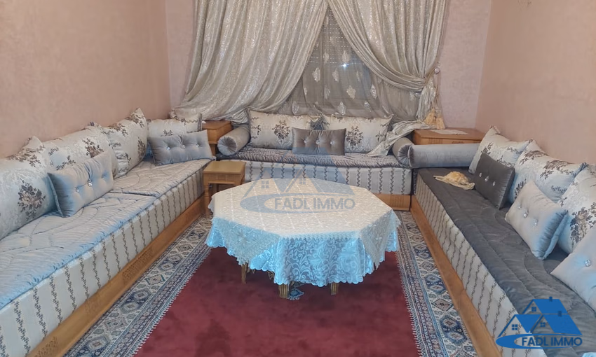 Appartement à louer avec balcon au premier étage