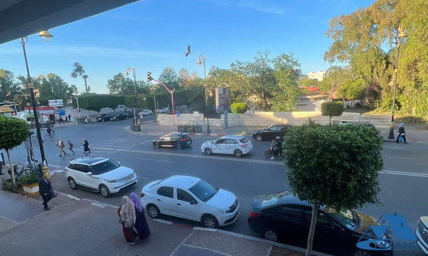 Bureau à vendre au premier étage