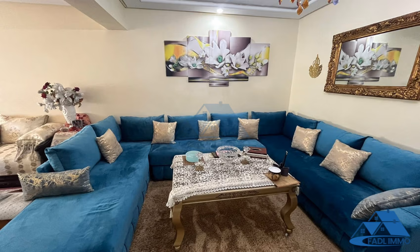 شقة للبيع مع موقف سيارات في الطابق الثالث