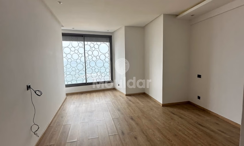 Apartamento de 3 habitaciones en alquiler, 140m²