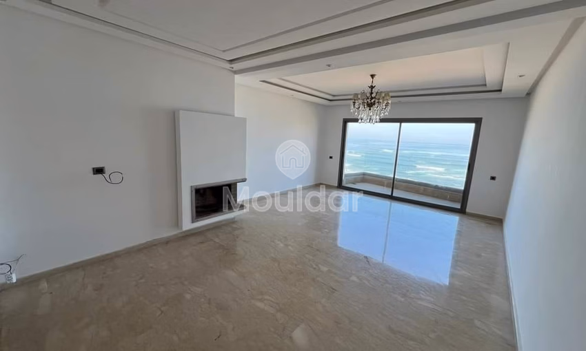 Apartamento de 3 habitaciones en alquiler, 140m²