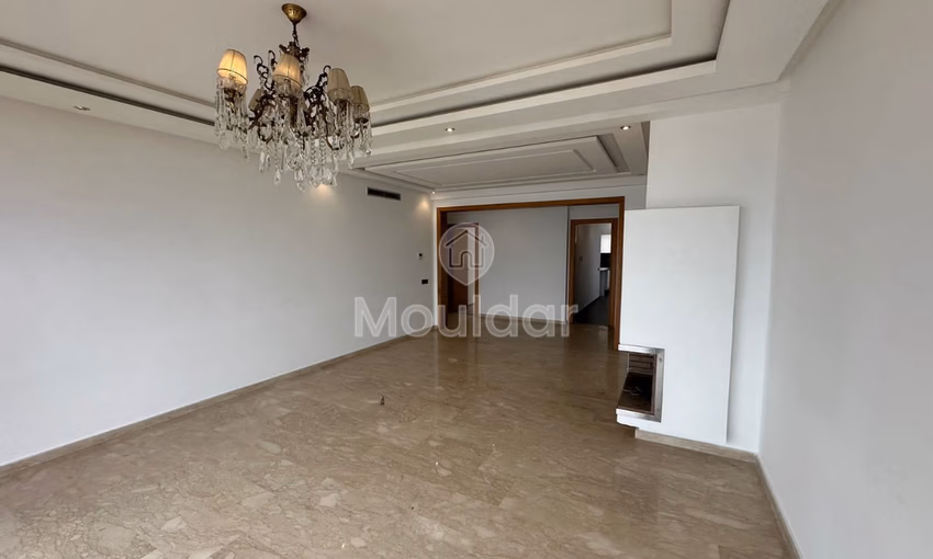 Apartamento de 3 habitaciones en alquiler, 140m²