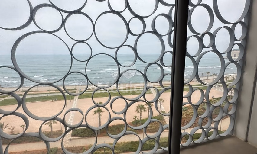 Apartamento de 3 habitaciones en alquiler, 140m²