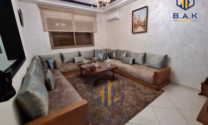 شقة للإيجار مع موقف سيارات في الطابق الأرضي