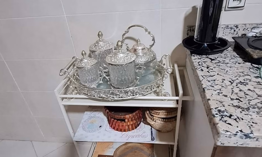 شقة للإيجار مع موقف سيارات في الطابق الأرضي