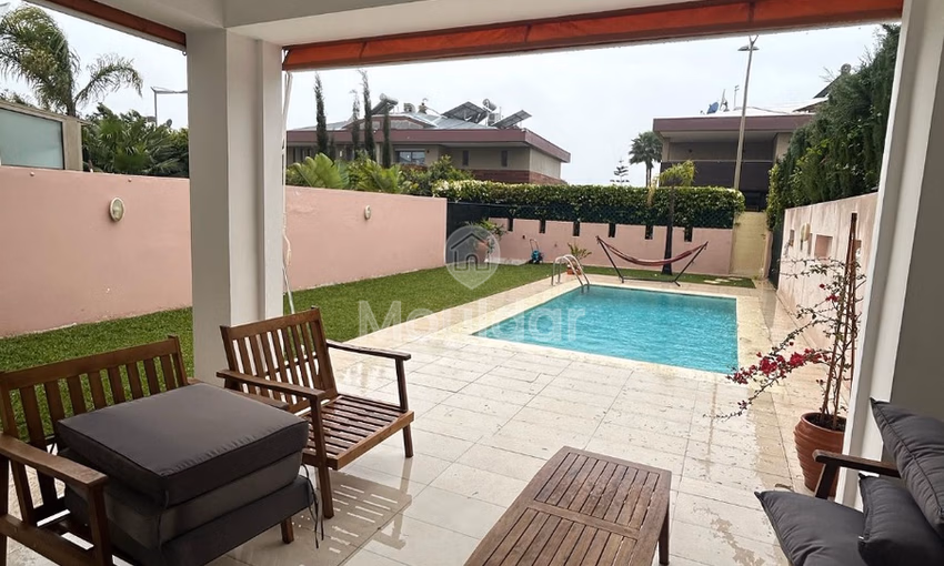 فيلا للإيجار مع مسبح