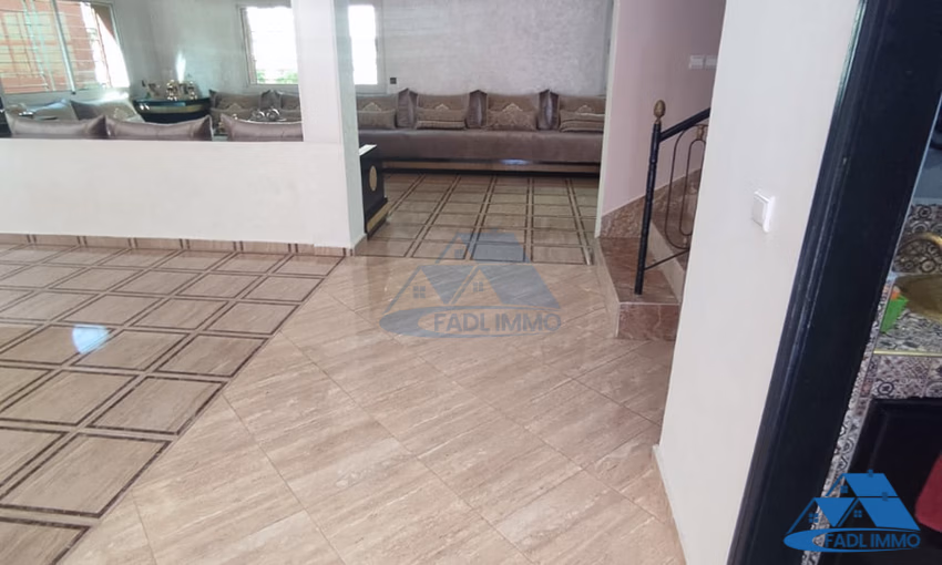 فيلا للبيع مع تراس