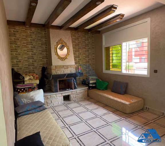 فيلا للبيع مع تراس