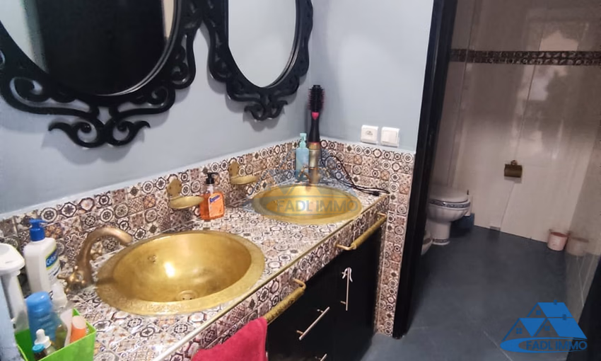 فيلا للبيع مع تراس