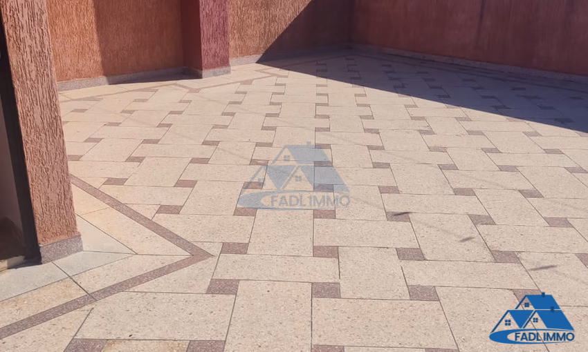 فيلا للبيع مع تراس