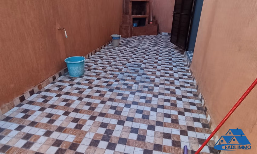 فيلا للبيع مع تراس