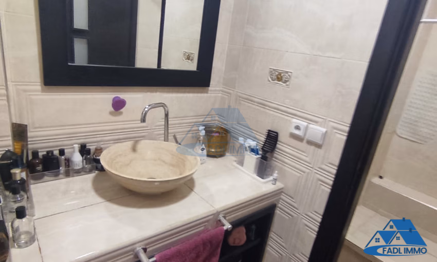 فيلا للبيع مع تراس