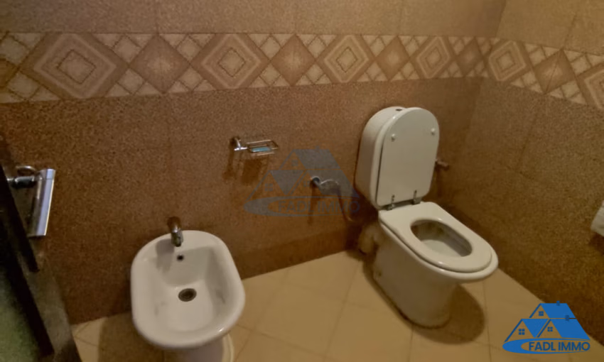 فيلا للبيع مع تراس